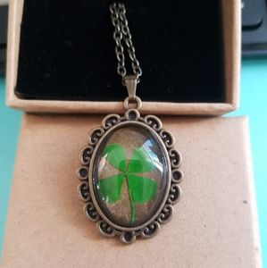 Four Leaf Clover Pendent Necklace